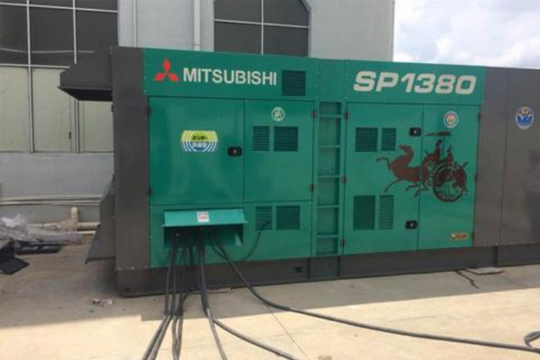 百色为什么有些柴油发电机组的输出电压可以调节？