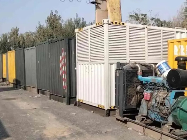 百色200KW柴油发电机机组每小时油耗是多少？